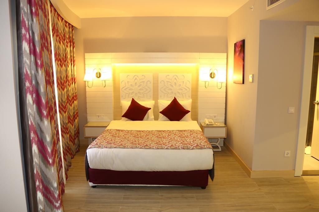 Superior Room Land View
